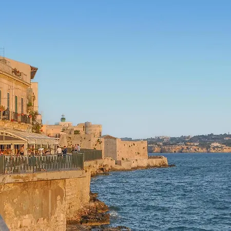 Cozy In Siracusa With Kitchen